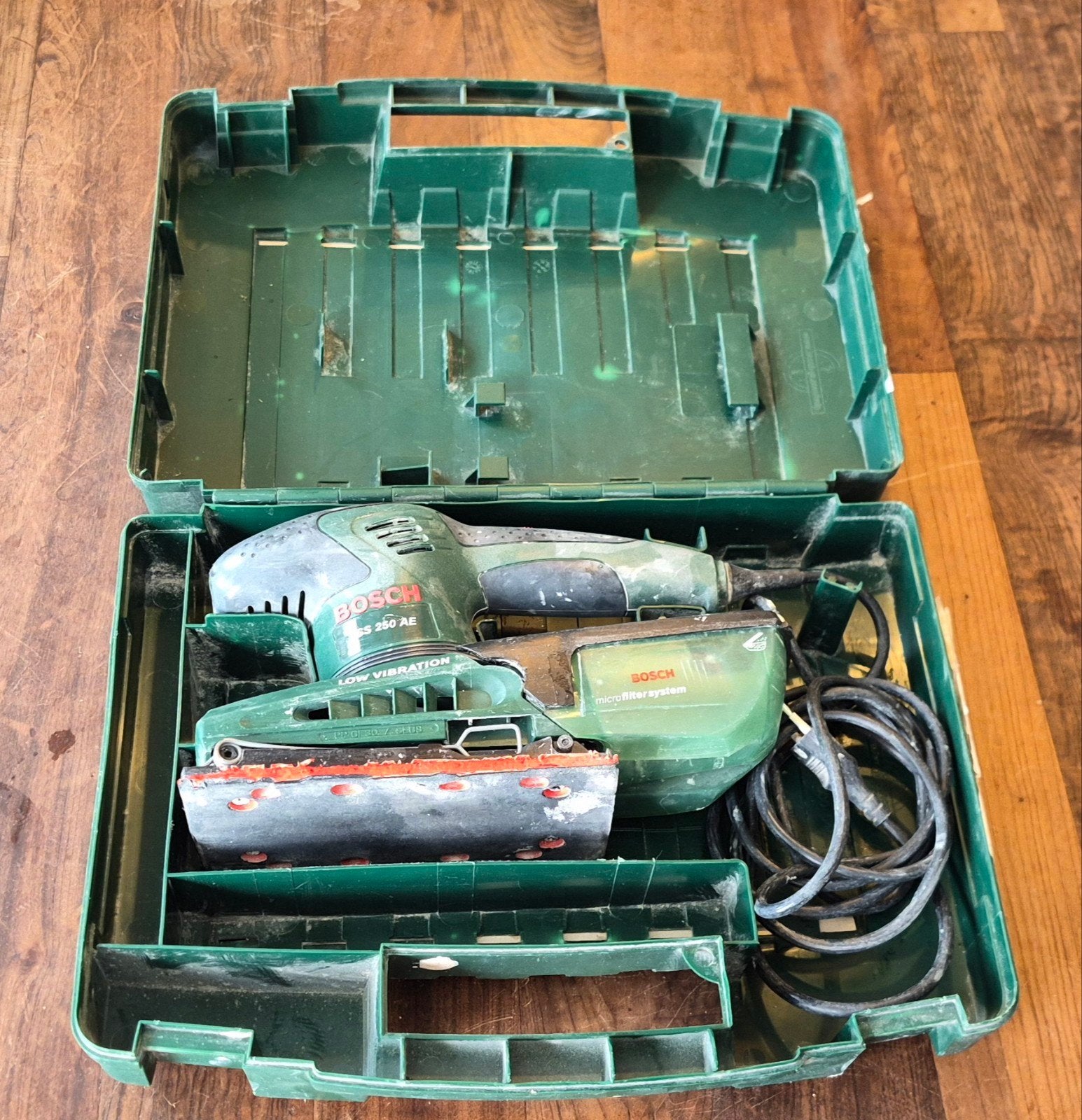 Bosch PSS 250 AE schuurmachine - Gebruikt, maar perfect!, Doe-het-zelf en Verbouw, Ophalen of Verzenden, Gebruikt, Minder dan 600 watt