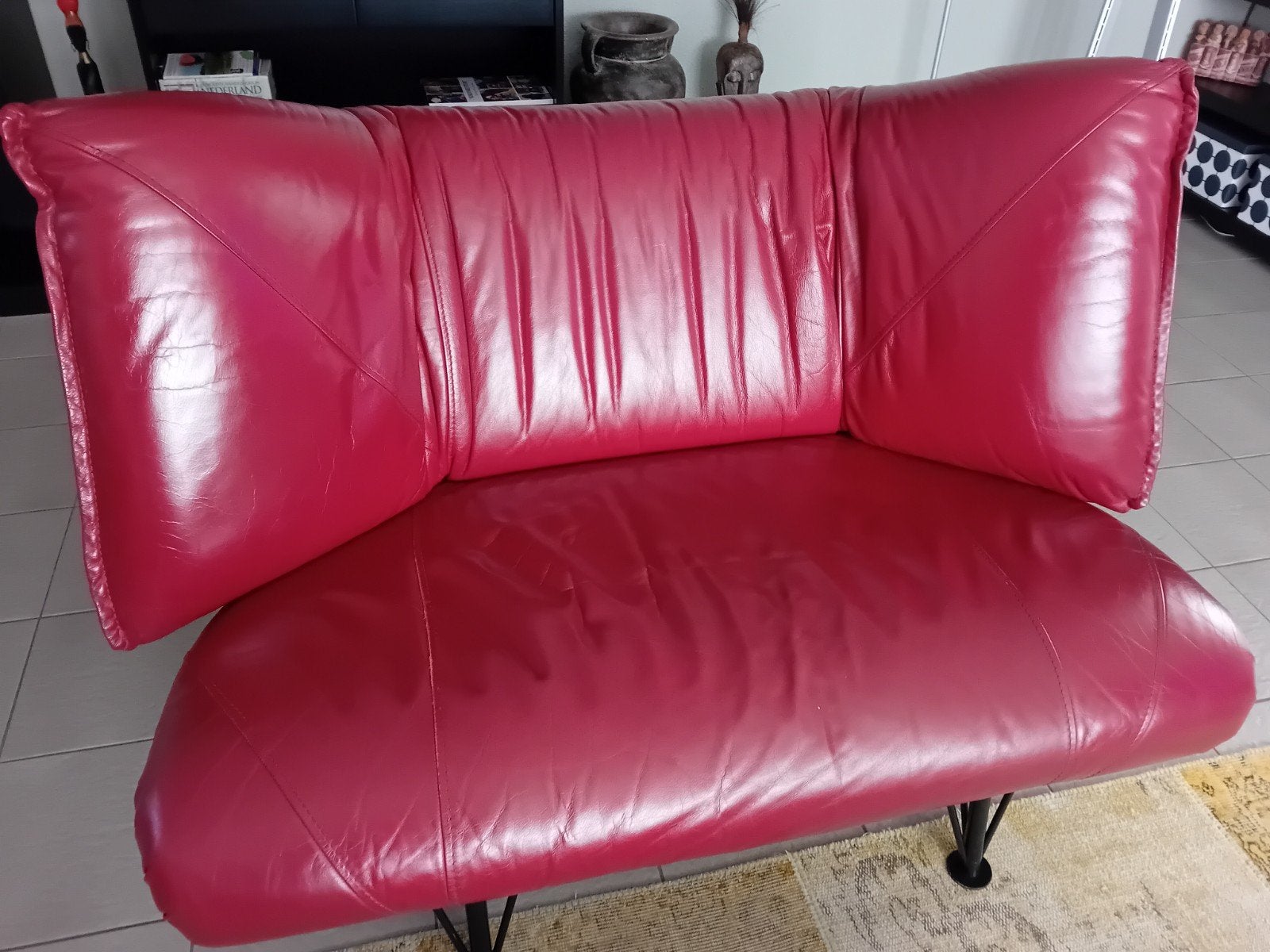 RODE LEREN 2 ZITSBANK/ LOVESEAT GRATIS, Ophalen, Gebruikt, Tweepersoons, 75 tot 100 cm