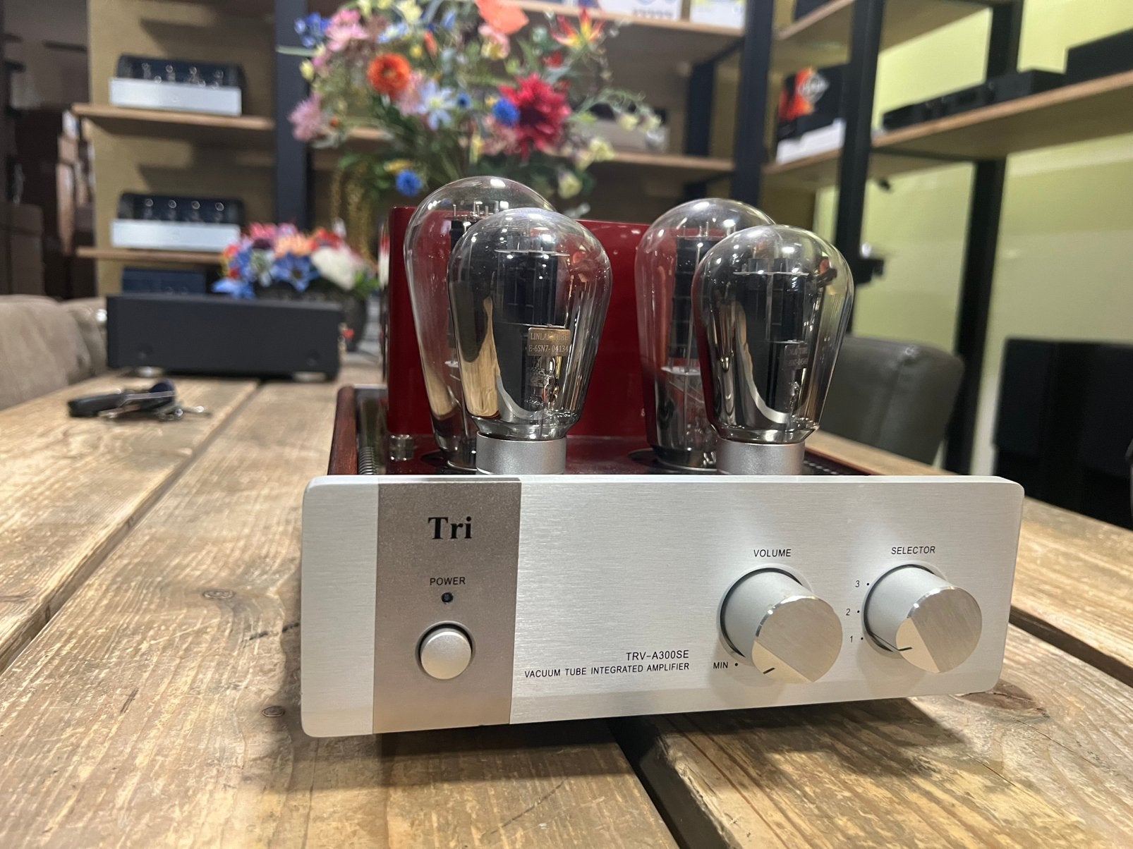 Tri TRV-A300 SE, Ophalen, Versterker