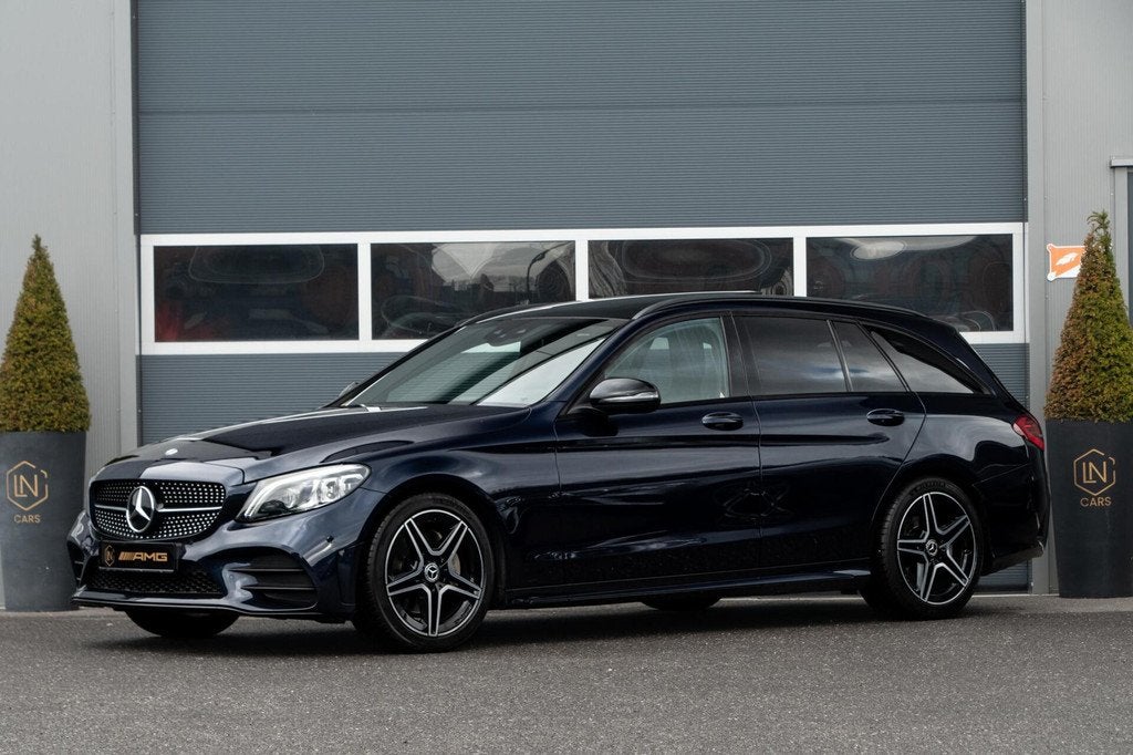 Mercedes C-klasse Estate 180 AMG|Camera|DAB|Sfeerverlichting, Automaat, Met garantie (alle), Blauw, C-Klasse