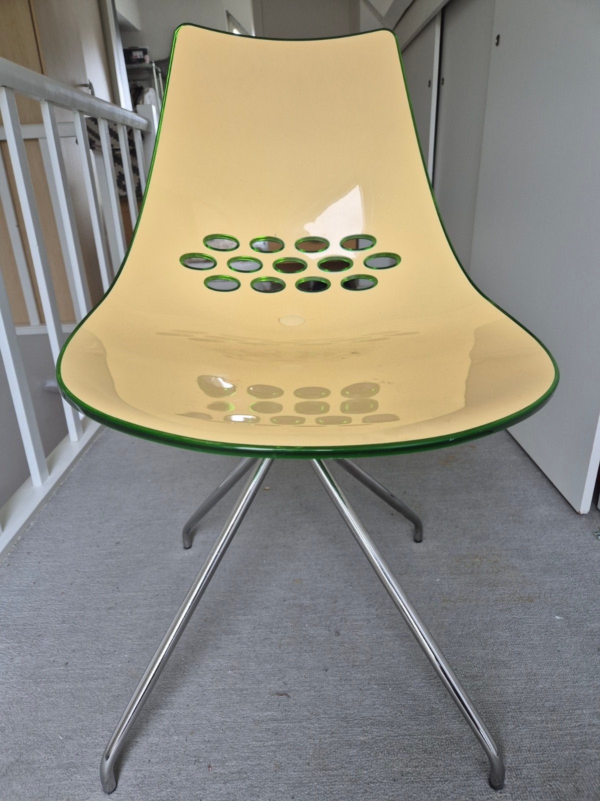 6 Calligaris stoelen - groen en wit, zittingen verkleurd, Ophalen, Wit, Vijf, Zes of meer stoelen, Kunststof