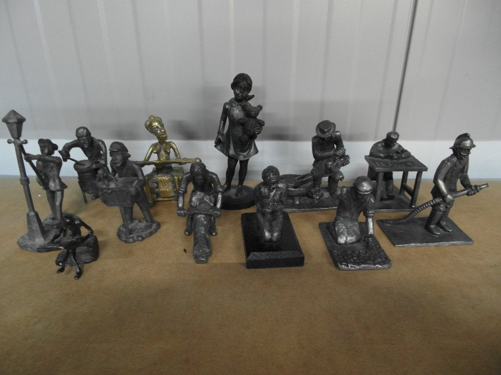 12 beroepen figuurtjes(tin). 2switchonline, Antiek en Kunst, Ophalen