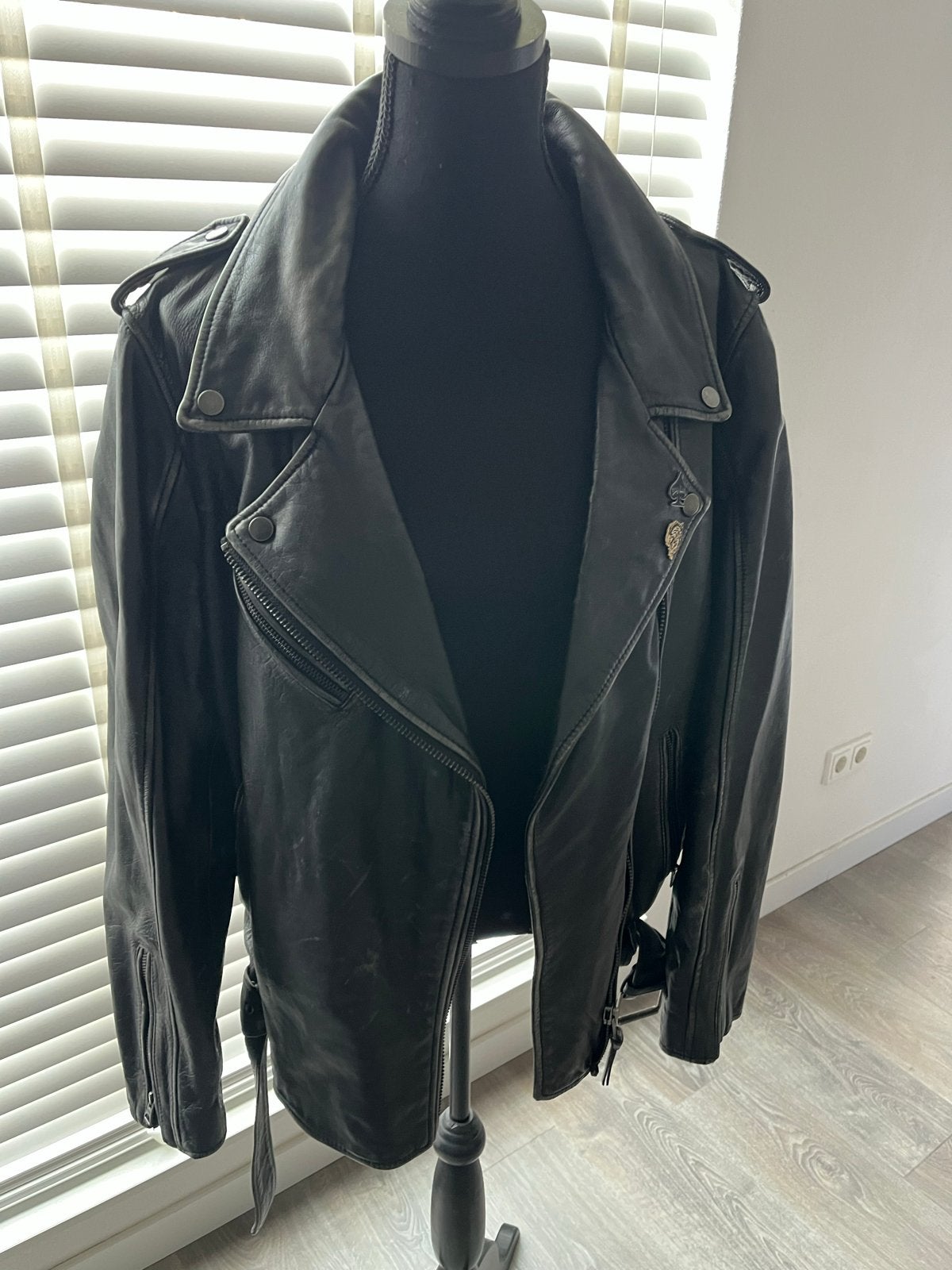 Superdry Leren Motorjas Zwart - Zo goed als nieuw, Kleding | Heren, Ophalen of Verzenden, Zo goed als nieuw, Maat 52/54 (L), Zwart