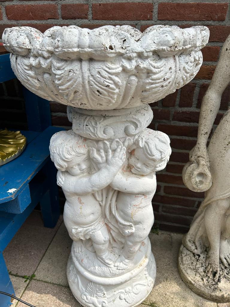 tuin ornament met engelen antiek en zeer zwaar maar mooi, Ophalen, Gebruikt, Beton, Engelenbeeld