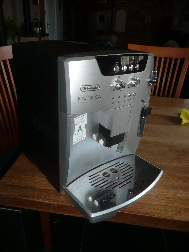 Koffiemachine DeLonghi Magnifica, Ophalen, Gebruikt, Koffiemachine, Afneembaar waterreservoir