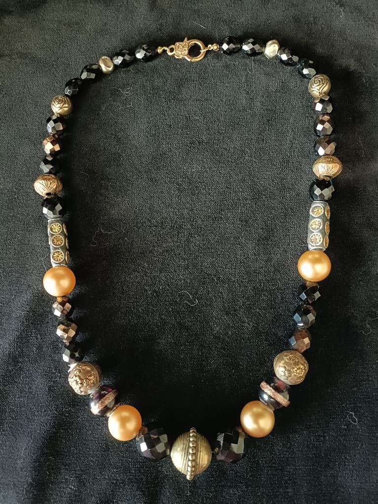 Vintage ketting met glazen kralen en sierlijk slot, 58cm, Ophalen of Verzenden, Gebruikt, Overige kleuren, Overige materialen