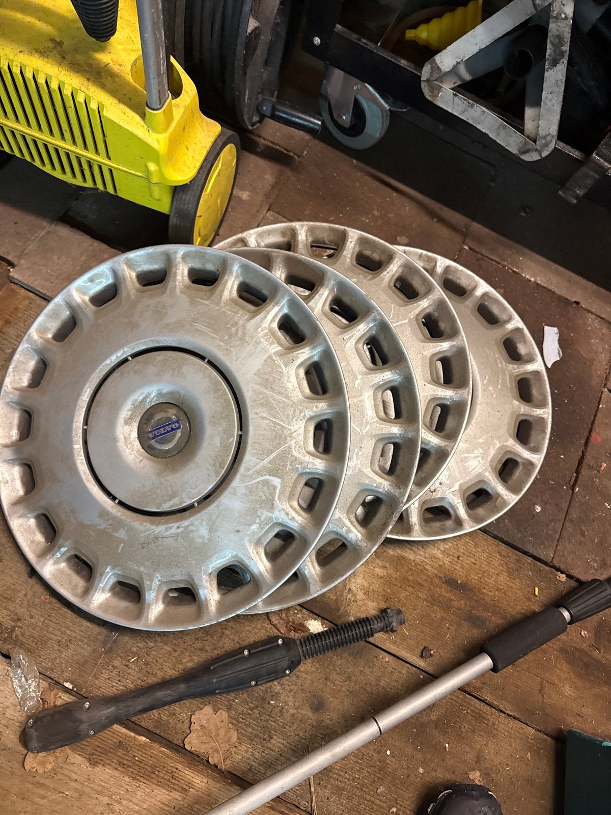 Set van 4 Volvo 16 inch wieldoppen - 30760330, Ophalen of Verzenden, Gebruikt