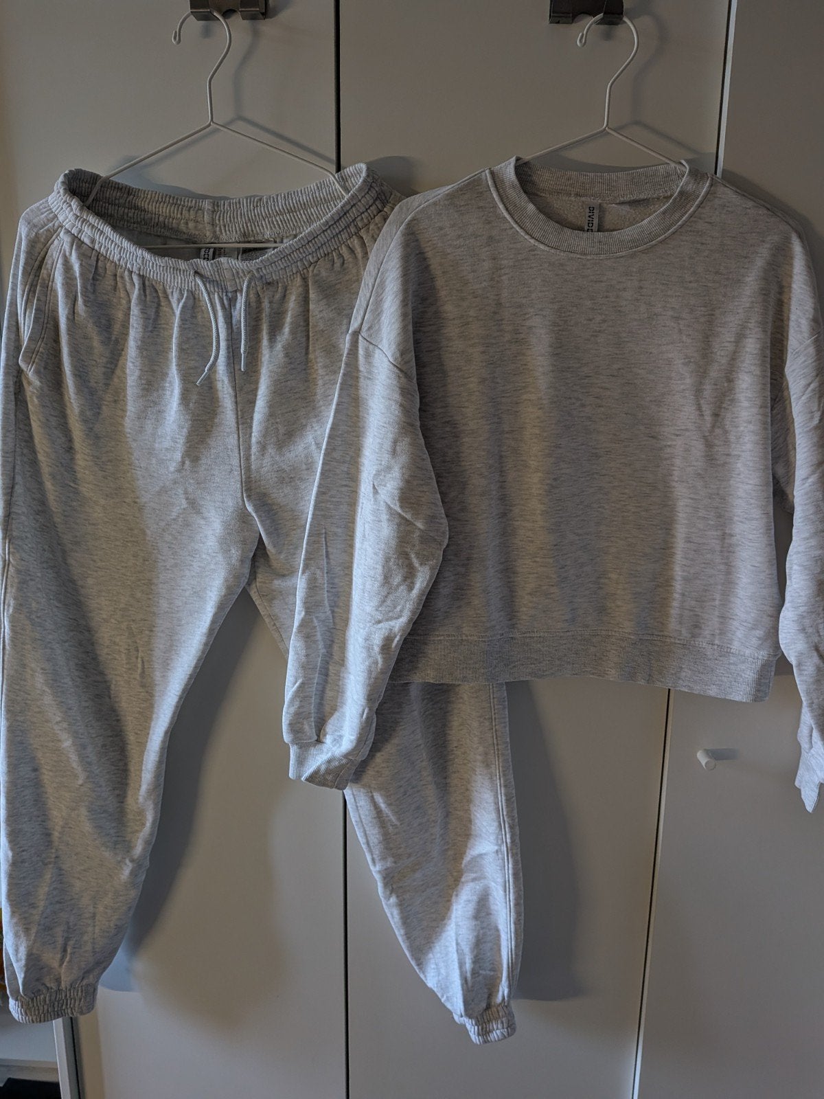 H&M Divided Grijs Joggingpak - Maat S, H&M Divided, Ophalen of Verzenden, Zo goed als nieuw, Maat 36 (S)