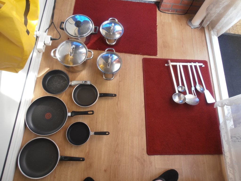 4 kookpannen en 5 koekenpannen met een rekje, 25,euro., Ophalen, Gebruikt, Met deksel, Pannenset