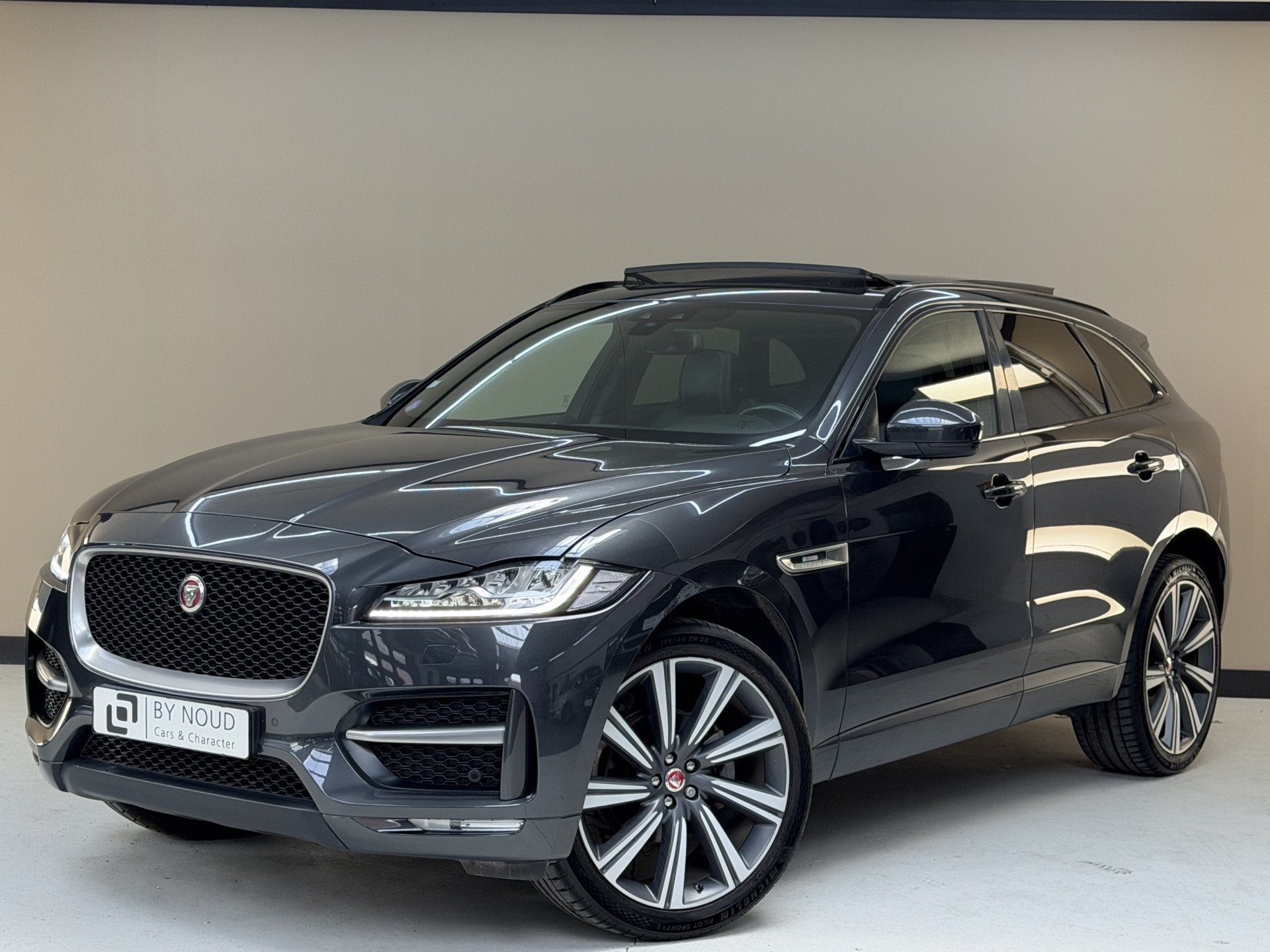 Jaguar F-Pace 2.0 R-Sport AWD 25t, 250Pk, 2017, 1ste eigenaa, Auto's, Jaguar, Automaat, Dealer onderhouden, Gebruikt, Zwart