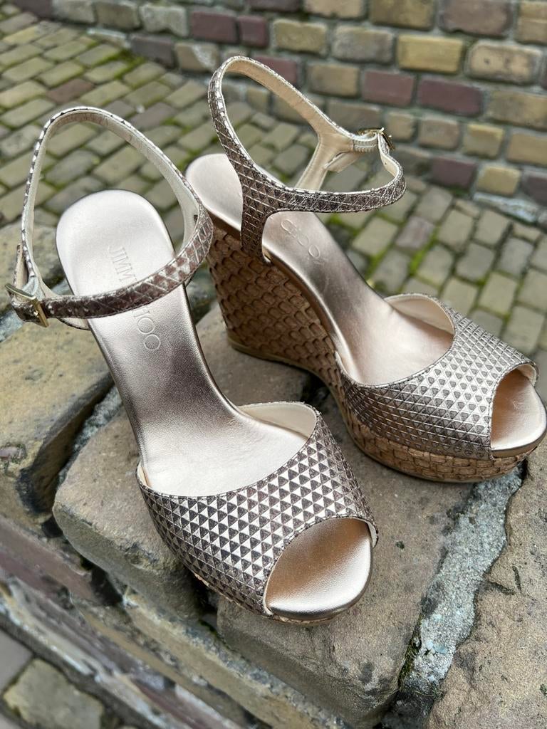 Jimmy Choo sleehakken 38,5, Kleding | Dames, Schoenen, Ophalen of Verzenden, Zo goed als nieuw, Overige kleuren