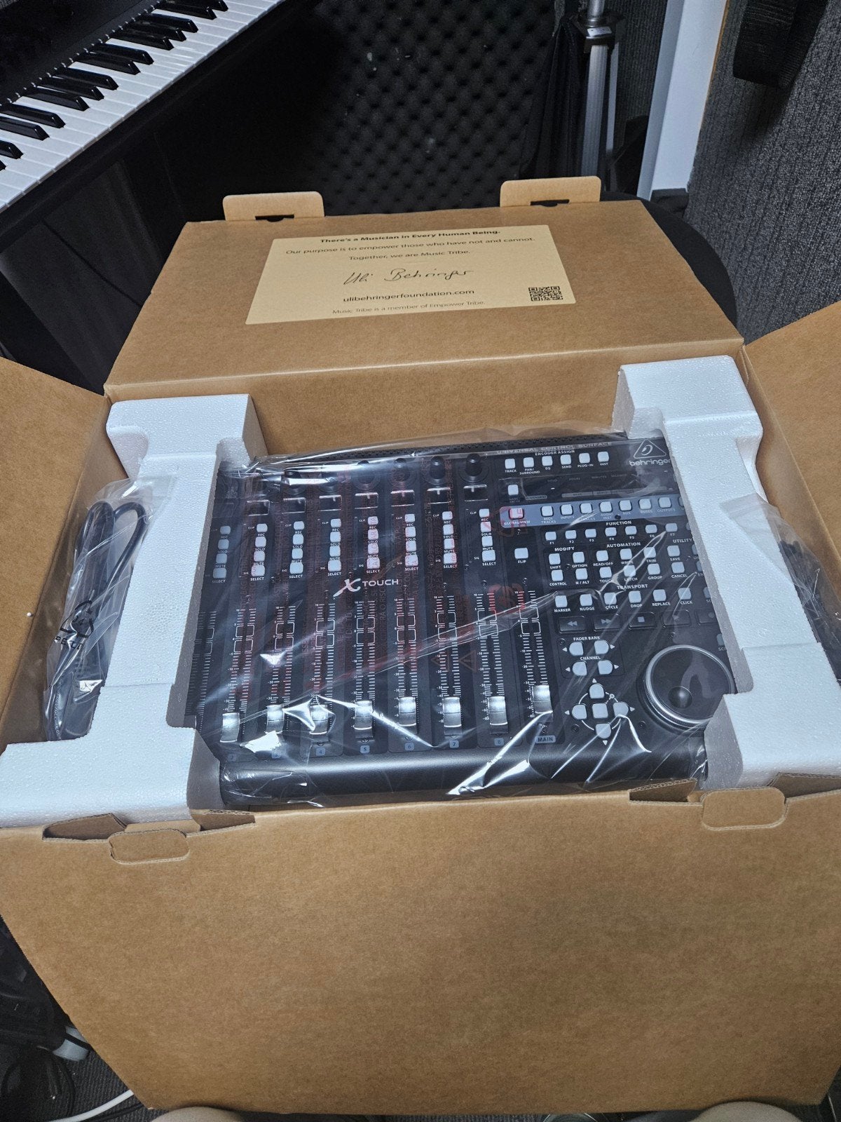 Behringer X Touch controller, Ophalen of Verzenden, Nieuw