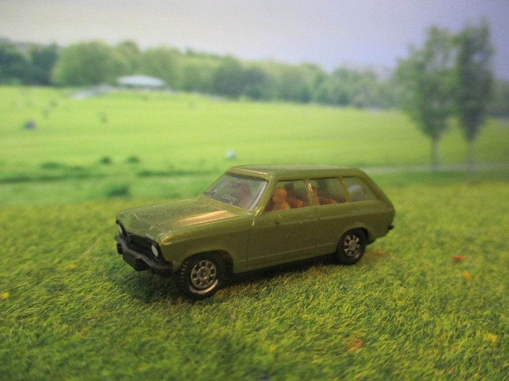 Opel Ascona A Voyage - Herpa Stationcar olijfgroen, Hobby en Vrije tijd, Ophalen of Verzenden, Zo goed als nieuw, Auto, Herpa