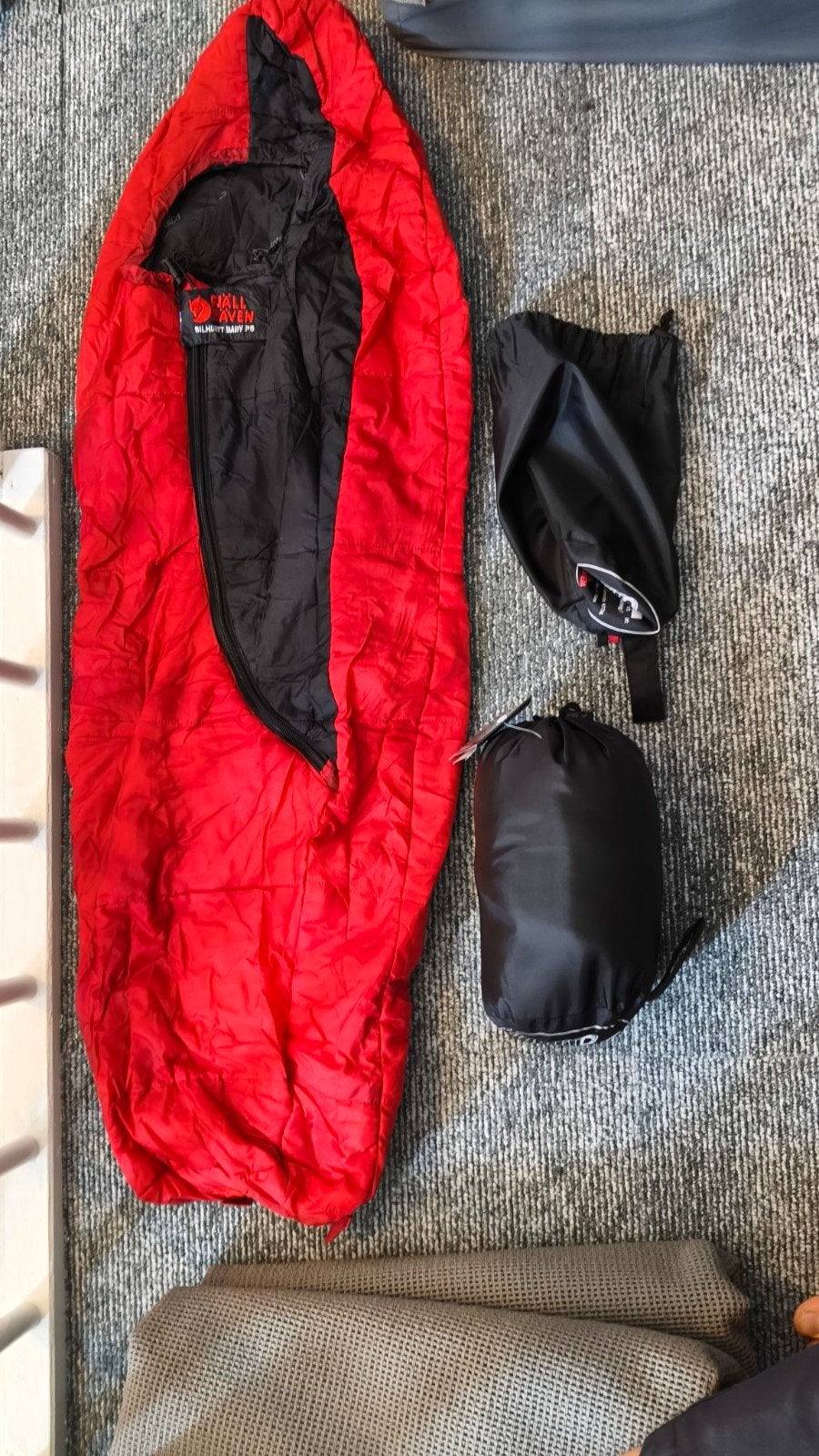 2x Fjällräven Silhuett Baby P5 Slaapzak - Rood/Zwart, Ophalen of Verzenden