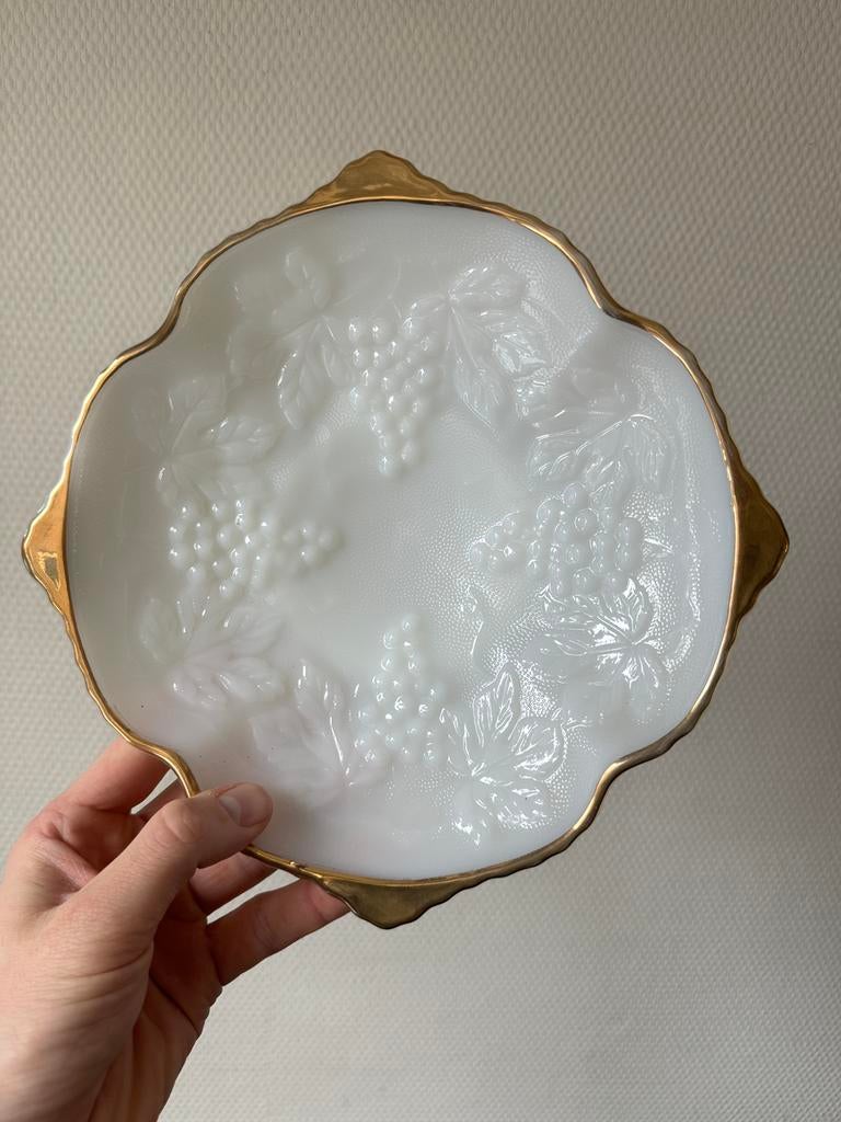 Vintage Opaline Glazen Schaal Druiven Decor en Vergulde Rand, Ophalen of Verzenden
