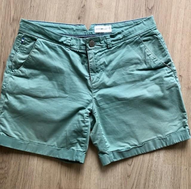 Groene short Bien Blue maat L, Maat 38/40 (M), Kort, Ophalen of Verzenden, Zo goed als nieuw
