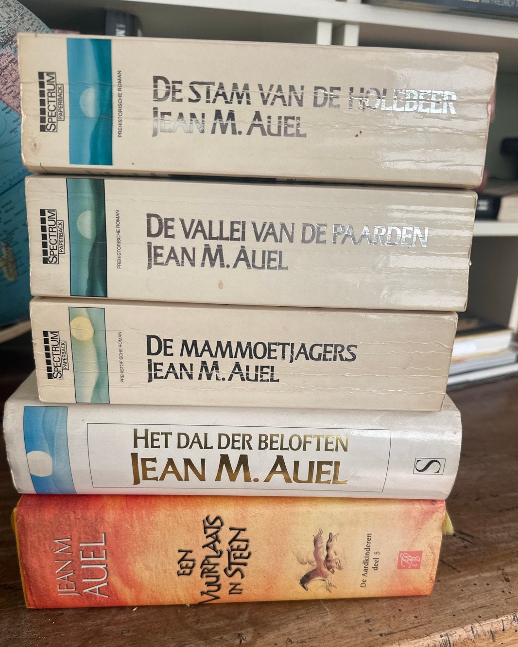 Jean M. Auel - De Aardkinderen serie (5 boeken), Ophalen of Verzenden, Gelezen, Nederland