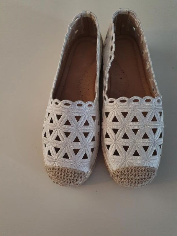 Nieuw! leuke opengewerkte sandaaltjes maat 42!, Verzenden, Wit, Nieuw, Sandalen of Muiltjes