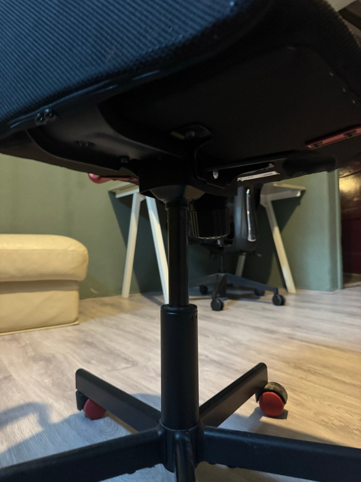 Ikea bureaustoel met mesh rugleuning