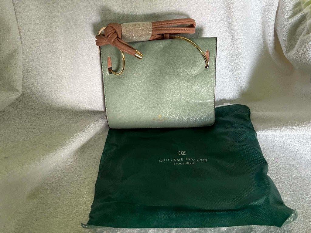 NIEUW Moderne Clutch , Oriflame, Sieraden, Tassen en Uiterlijk, Tassen | Damestassen, Ophalen of Verzenden, Nieuw, Roze, Avondtasje