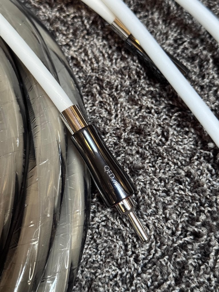 QED Signature Supremus 2x 2.5 meter / Aanbieding!, Ophalen of Verzenden, Nieuw, 2 tot 5 meter, Luidsprekerkabel