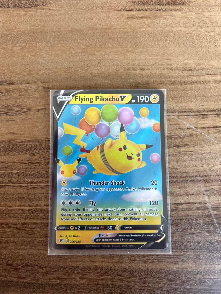 Pokémon Flying Pikachu V kaart, Ophalen of Verzenden, Zo goed als nieuw, Losse kaart, Foil
