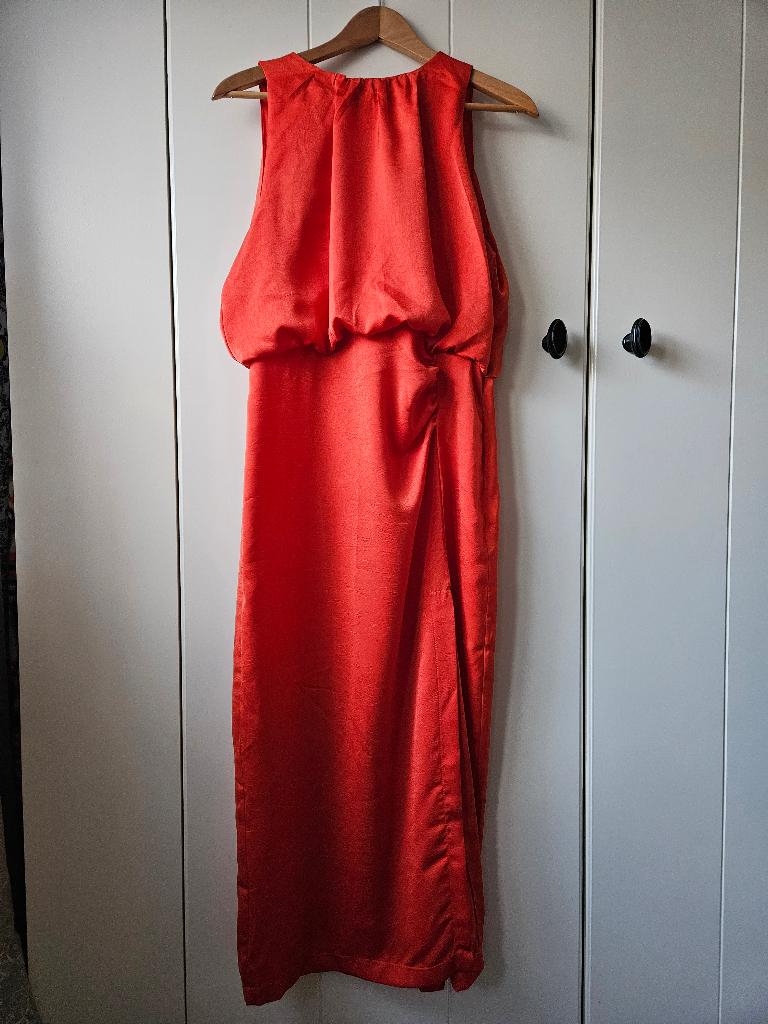 Jurk lange jurk galajurk split oranje rood 36 / 38 NIEUW, Kleding | Dames, Jurken, Nieuw, Ophalen of Verzenden, Onbekend, Maat 36 (S)