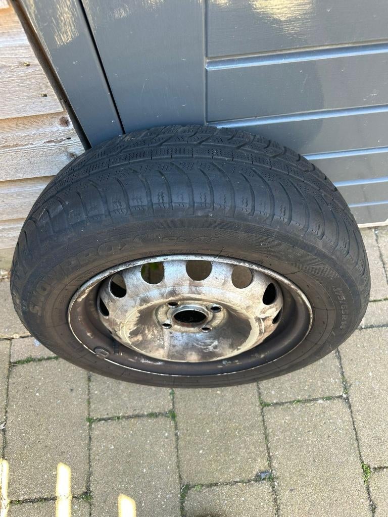 Stalen velgen 4 X 100 met 2 goede banden, Ophalen, 14 inch, Gebruikt, 175 mm