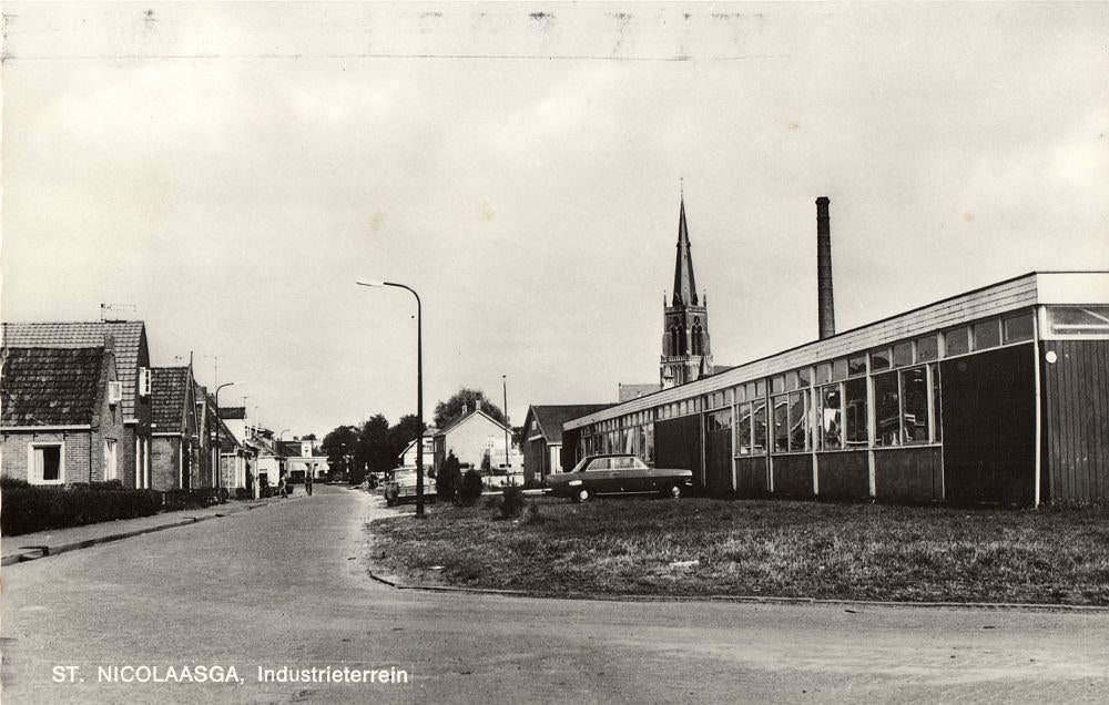 St. NICOLAASGA, Industrieterrein (1950s) Ansichtkaart, Ophalen of Verzenden, 1940 tot 1960, Ongelopen, Friesland