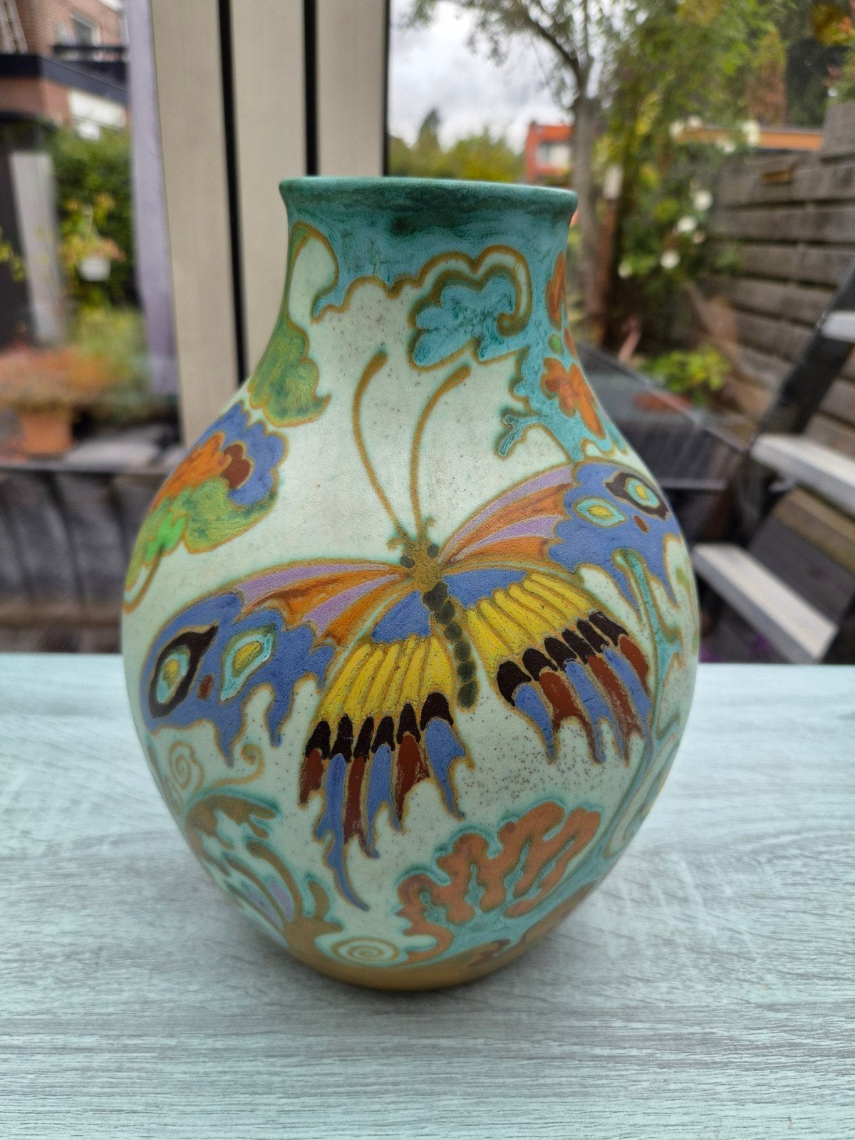 Prachtige Amphora Holland vaas met vlinder plateel, Ophalen