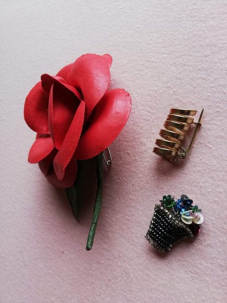 Broche 3 stuks als NIEUW! Ring NIEUW; halsketting, oorbellen, Koper, Blauw, Minder dan 4 cm, Ophalen of Verzenden