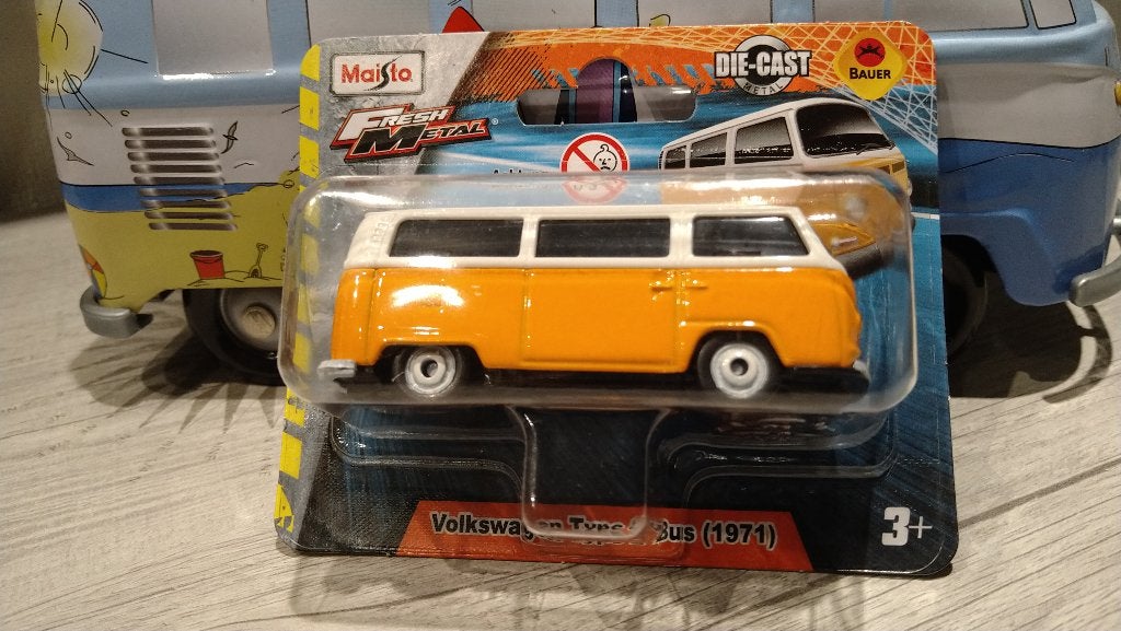 Maisto Fresh Metal Volkswagen T2 Bus (1971) Orange 1/64, Hobby en Vrije tijd, Modelauto's | Overige schalen, Ophalen of Verzenden