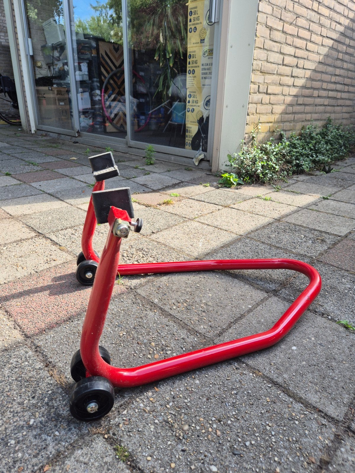 Rode motorfiets paddockstand / achterwielstandaard, Motoren, Accessoires | Overige, Ophalen, Nieuw
