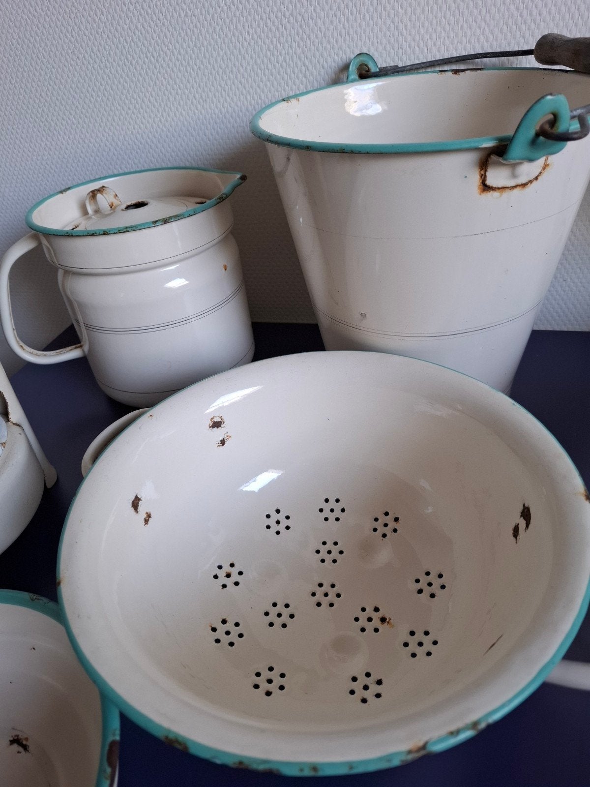 Vintage emaille set 5 stuks inclusief petroleumstel, Antiek en Kunst, Ophalen