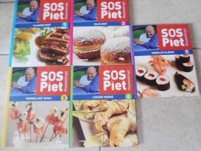 Kookboeken van SOS Piet 5 stuks, Boeken, Ophalen of Verzenden, Zo goed als nieuw, Overige gebieden