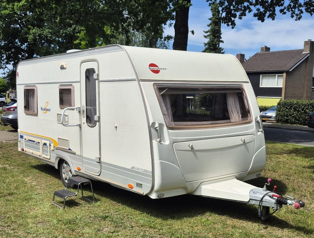Bürstner Ventana Avantgarde 440 TS, Frans bed, Treinzit, 750 - 1000 kg, Particulier