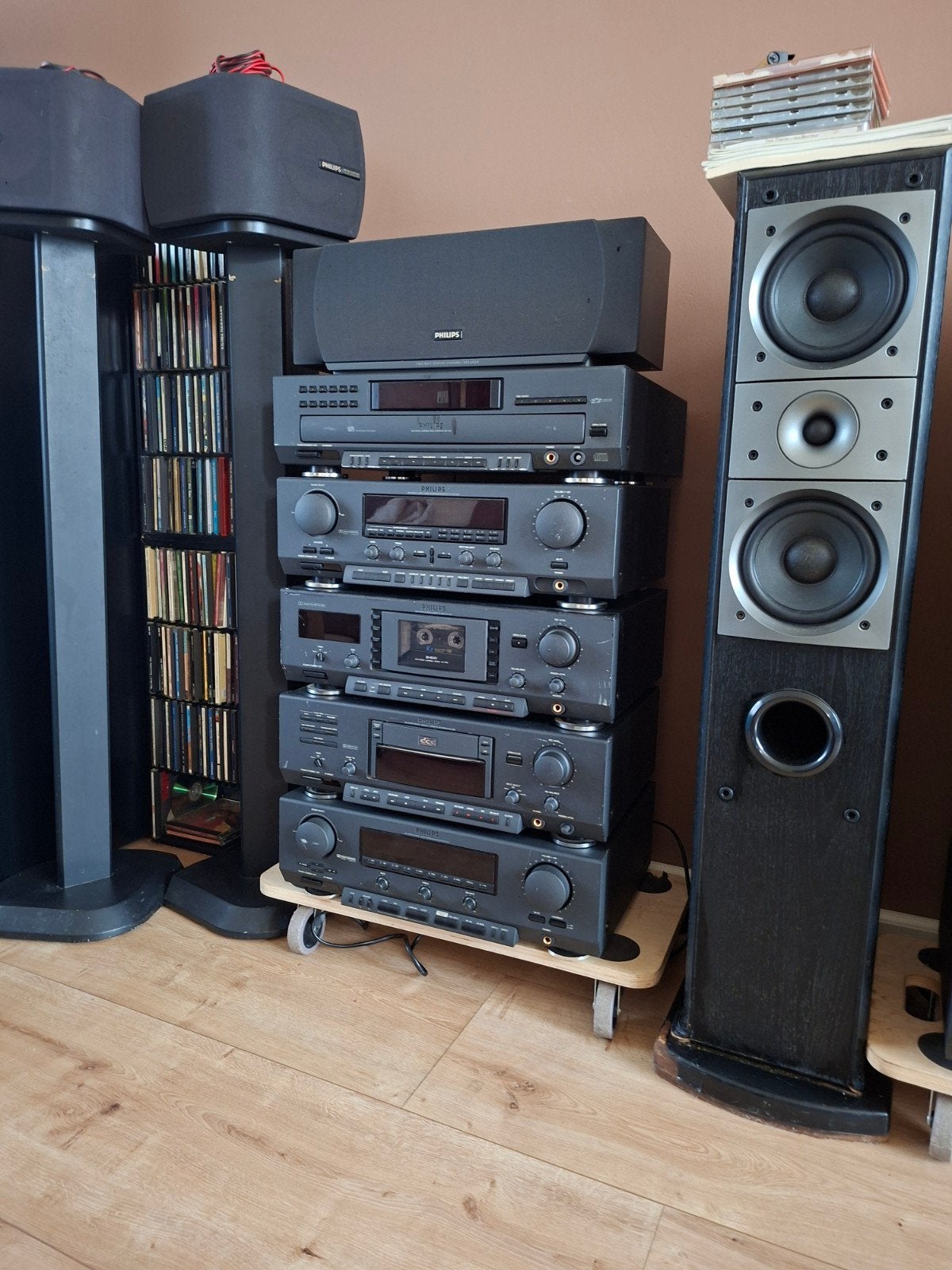 Voor reparatie: Philips Stereo Set met CD, Cassette, Tuner e, Philips, Gebruikt, Tuner of Radio, Losse componenten