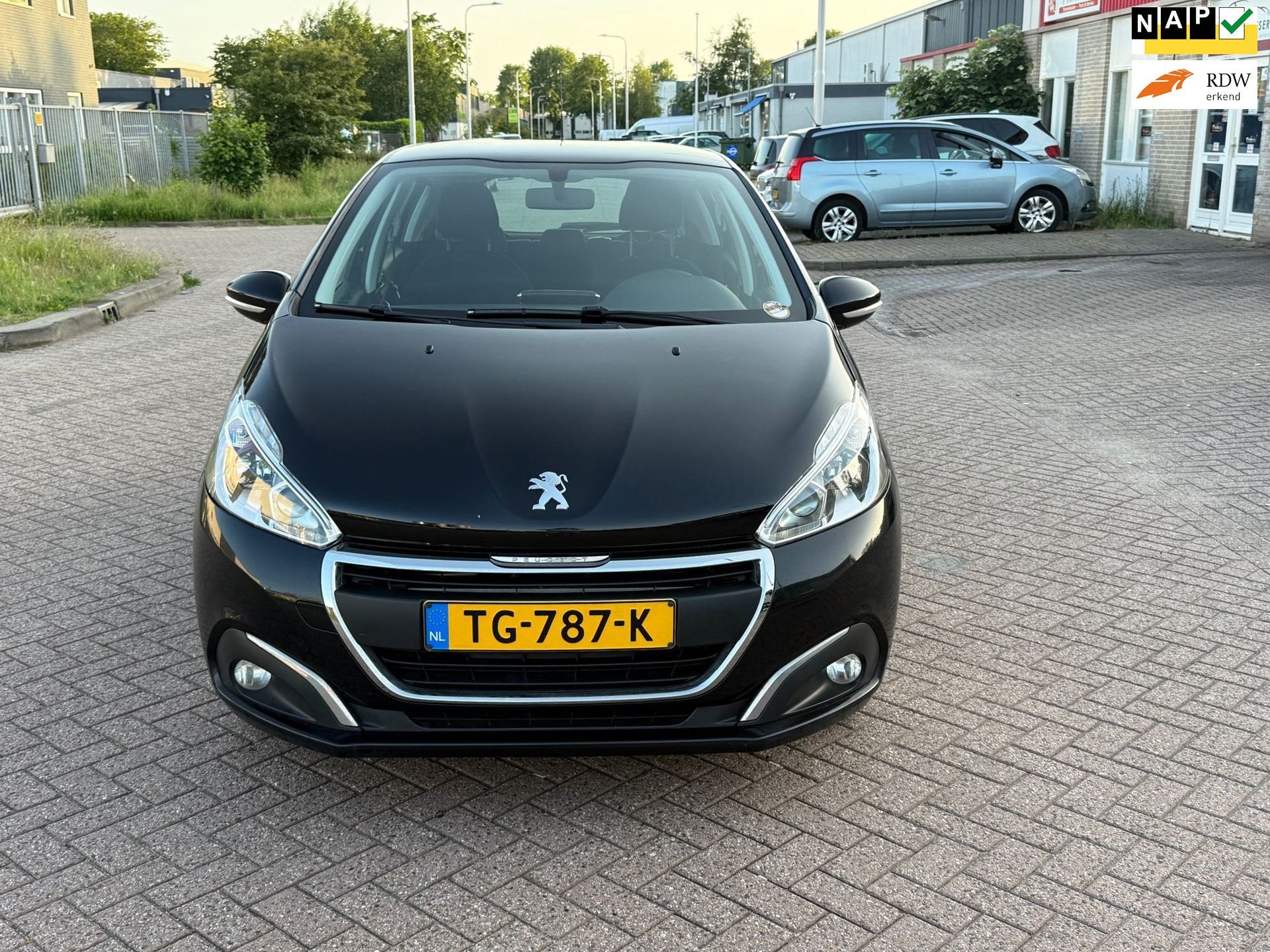 Peugeot 208 1.2 PureTech Blue Lion, Auto's, Voorwielaandrijving, Gebruikt, 1199 cc, 82 pk