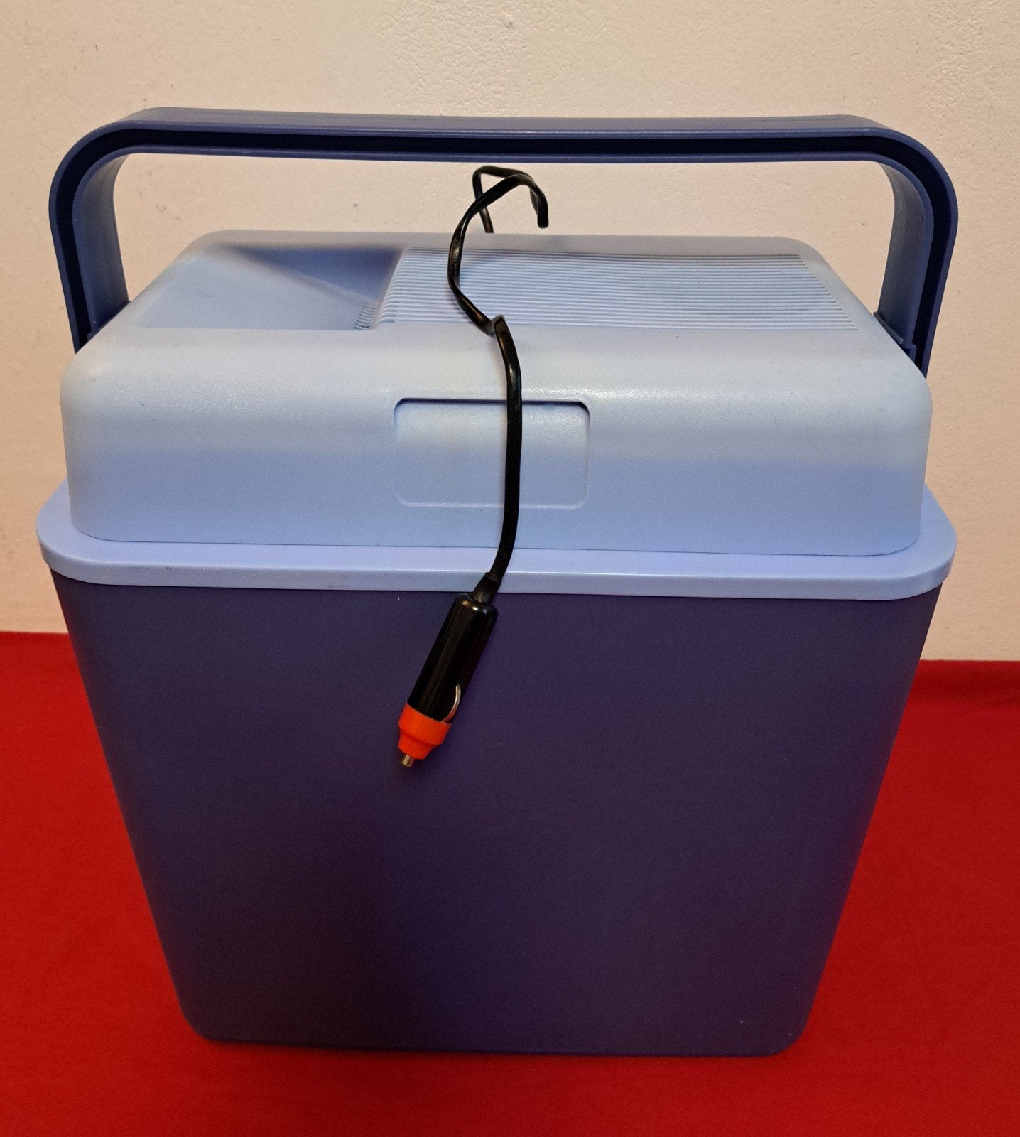 Elektrisch Koelbox 12V aansluiting
licht gewicht van 3 kilo, Caravans en Kamperen, Ophalen, Zo goed als nieuw, Elektrisch