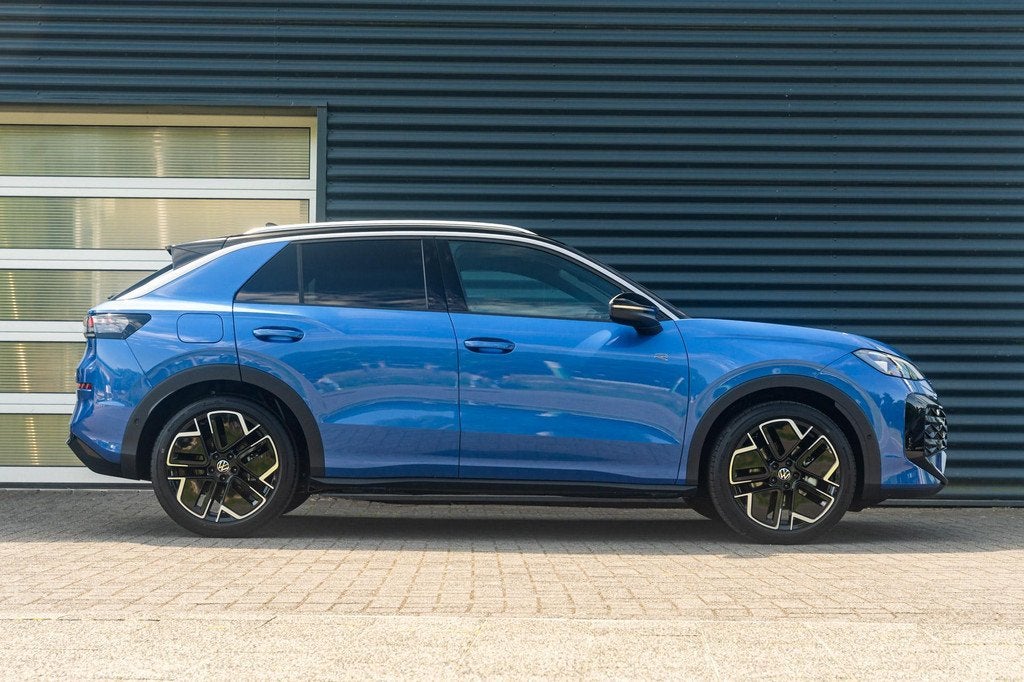 Volkswagen T-Roc 1.5 eTSI 150pk DSG R-Line First Edition | T, Auto's, 1498 cc, Euro 6, 4 cilinders, Blauw