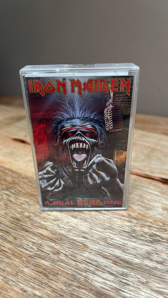 Iron Maiden - A Real Dead One Cassette (Gebruikt), Cd's en Dvd's, Cassettebandjes, Gebruikt, 1 bandje, Ophalen of Verzenden, Origineel