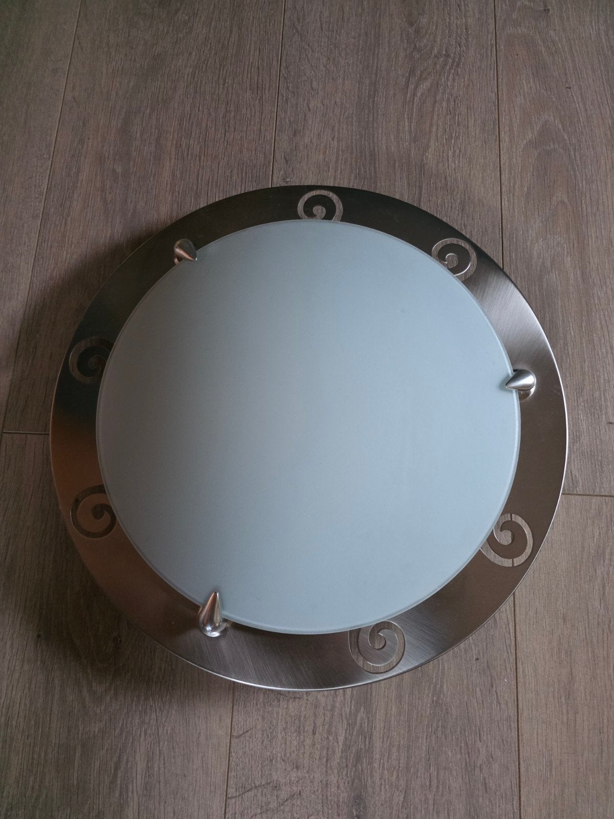 Moderne plafondlamp met melkglas en metalen frame, Zilver, Gebruikt, Modern, Plafondlamp