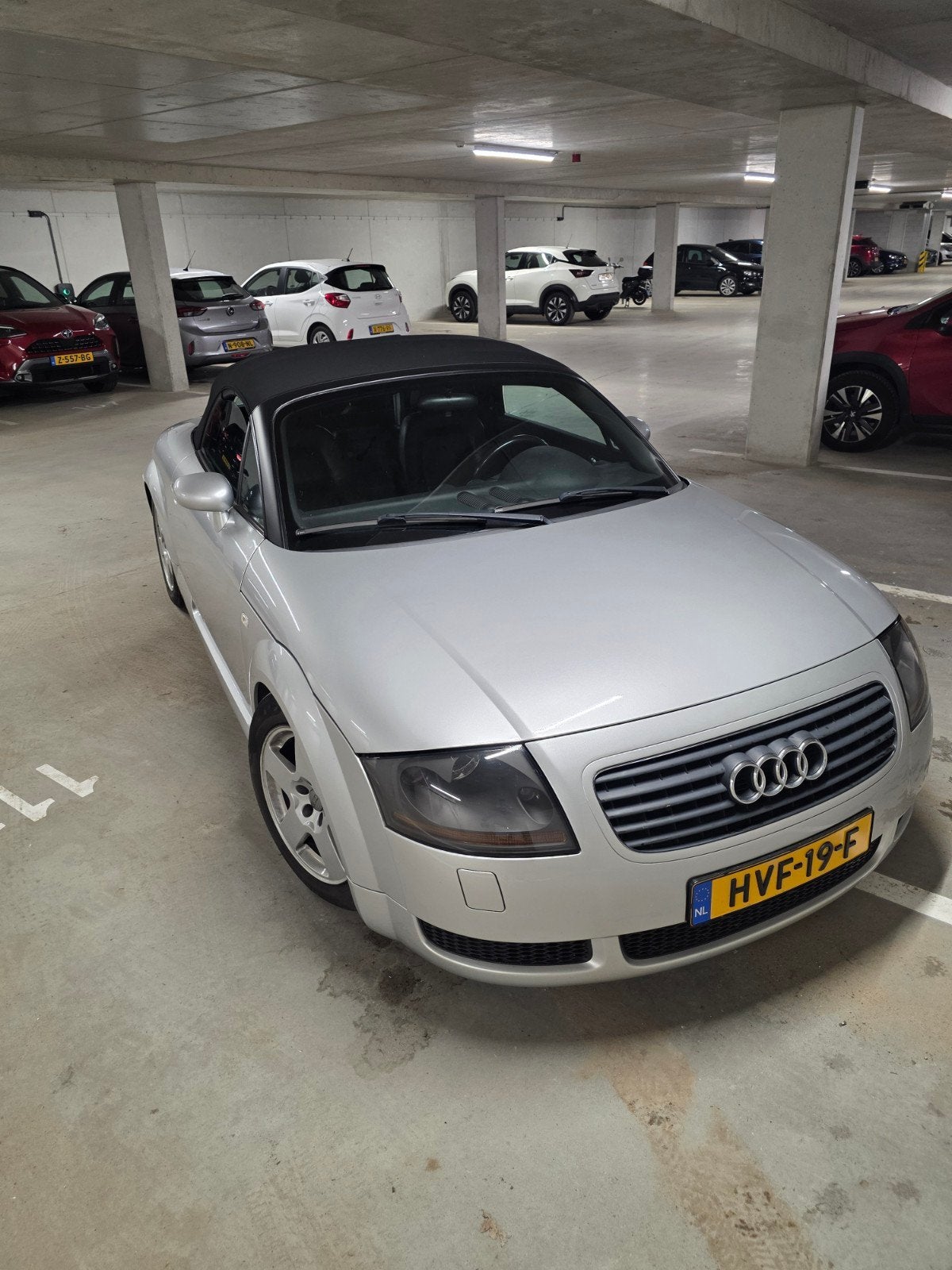 Audi tt cabrio bj: 2000 Grijs.  Hardtop enieuwe kap en apk!, TT, Zwart, 201 pk, Cabriolet