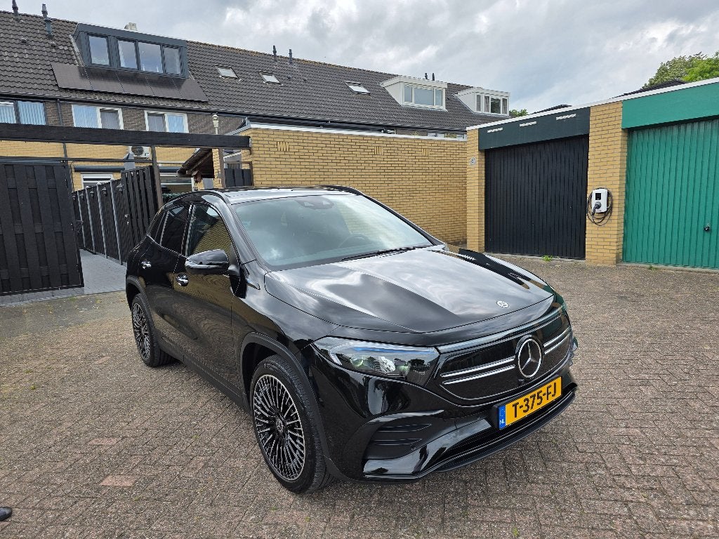 Mercedes EQA 250 AMG | PANO | DISTRONIC | 360  | BURMESTER, Auto's, 1940 kg, 190 pk, Zwart, Elektrisch