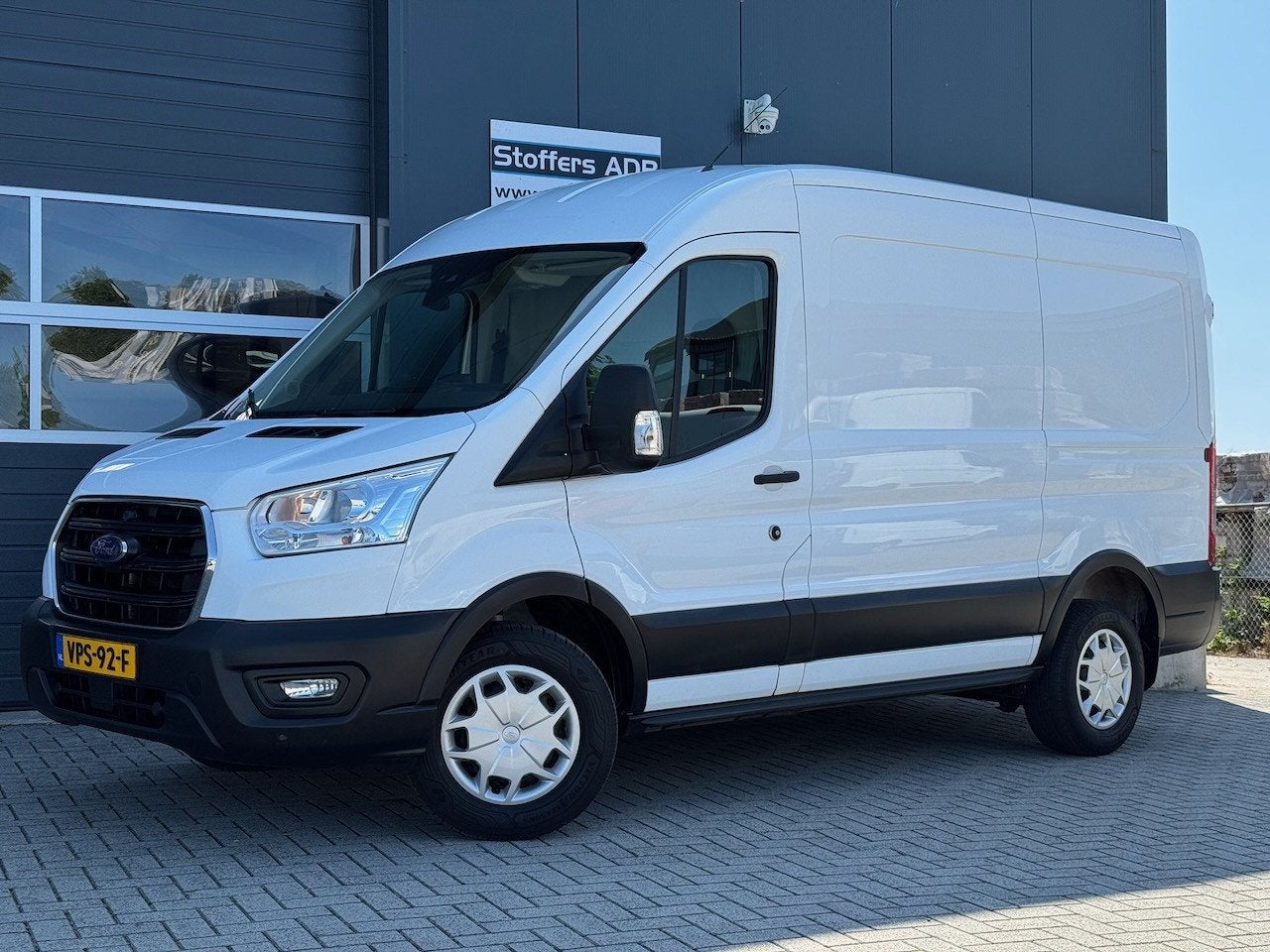 Ford Transit 350 2.0 TDCI 130pk L2H2 Trend MHEV | Camera | T, Stof, 4 cilinders, 2500 kg, Wit