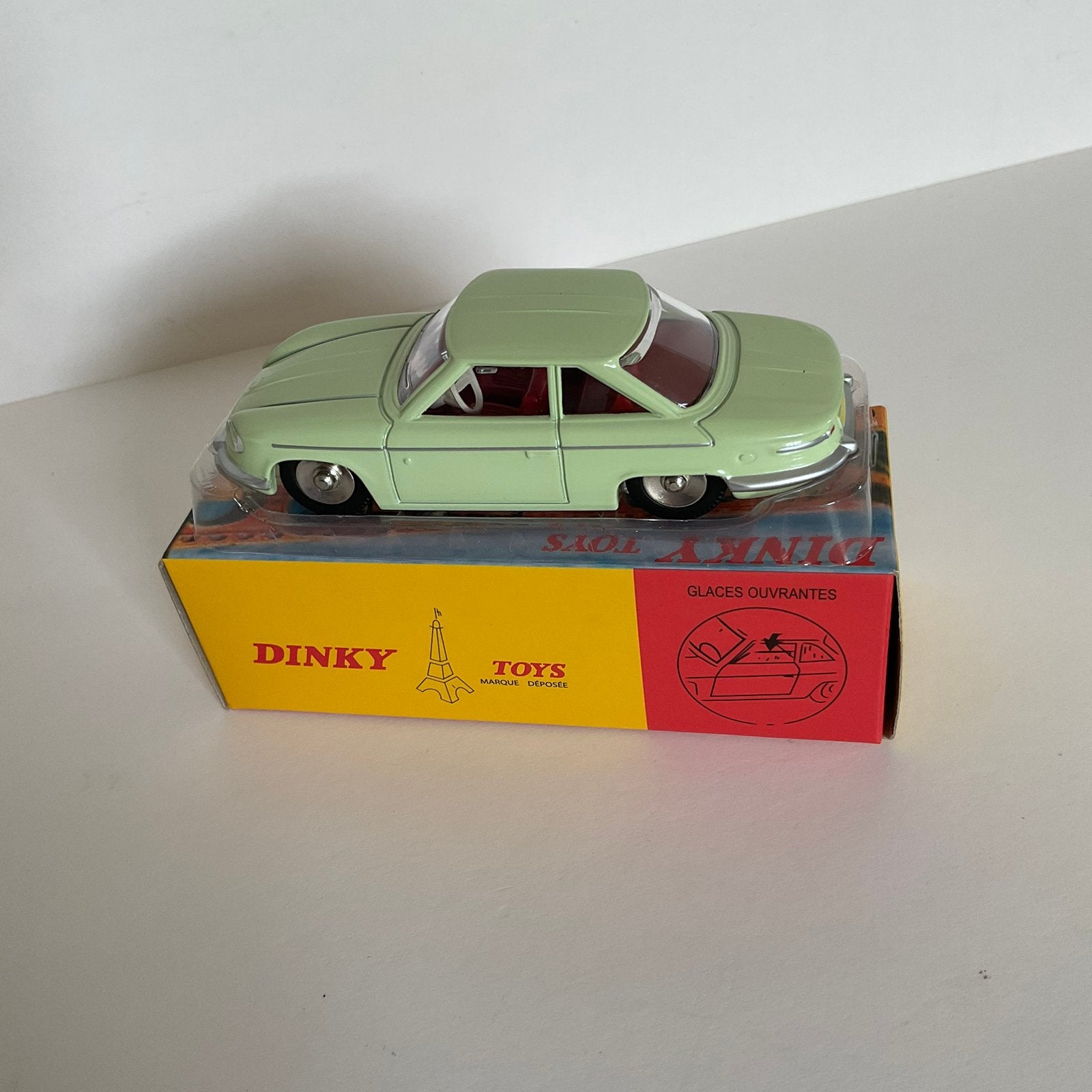 Dinky Toys Panhard Coach 24c Atlas/ Mattel 524, Ophalen of Verzenden, Zo goed als nieuw, Auto, Dinky Toys