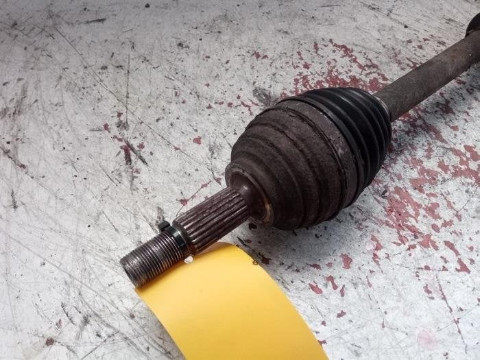 Aandrijfas links-voor van een Renault Clio, Gebruikt, -, Renault, -