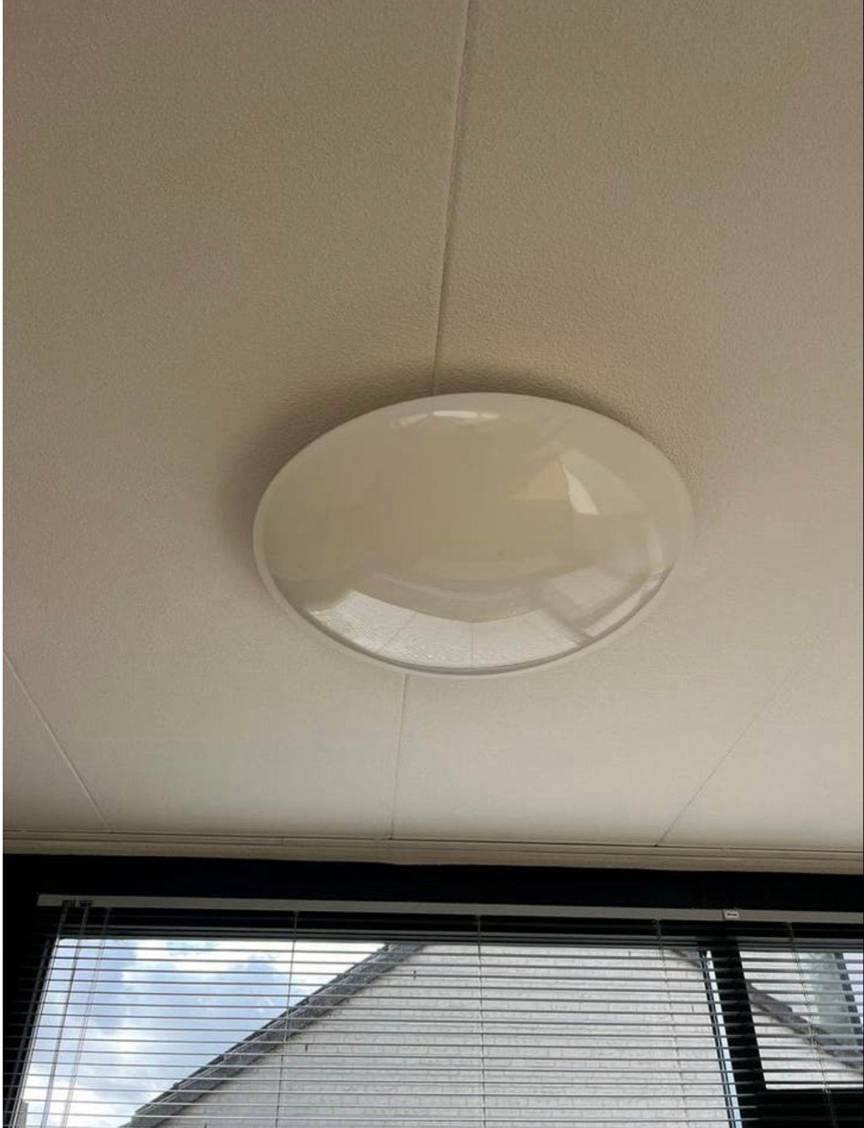 Iguzzini plafondlamp, Ophalen