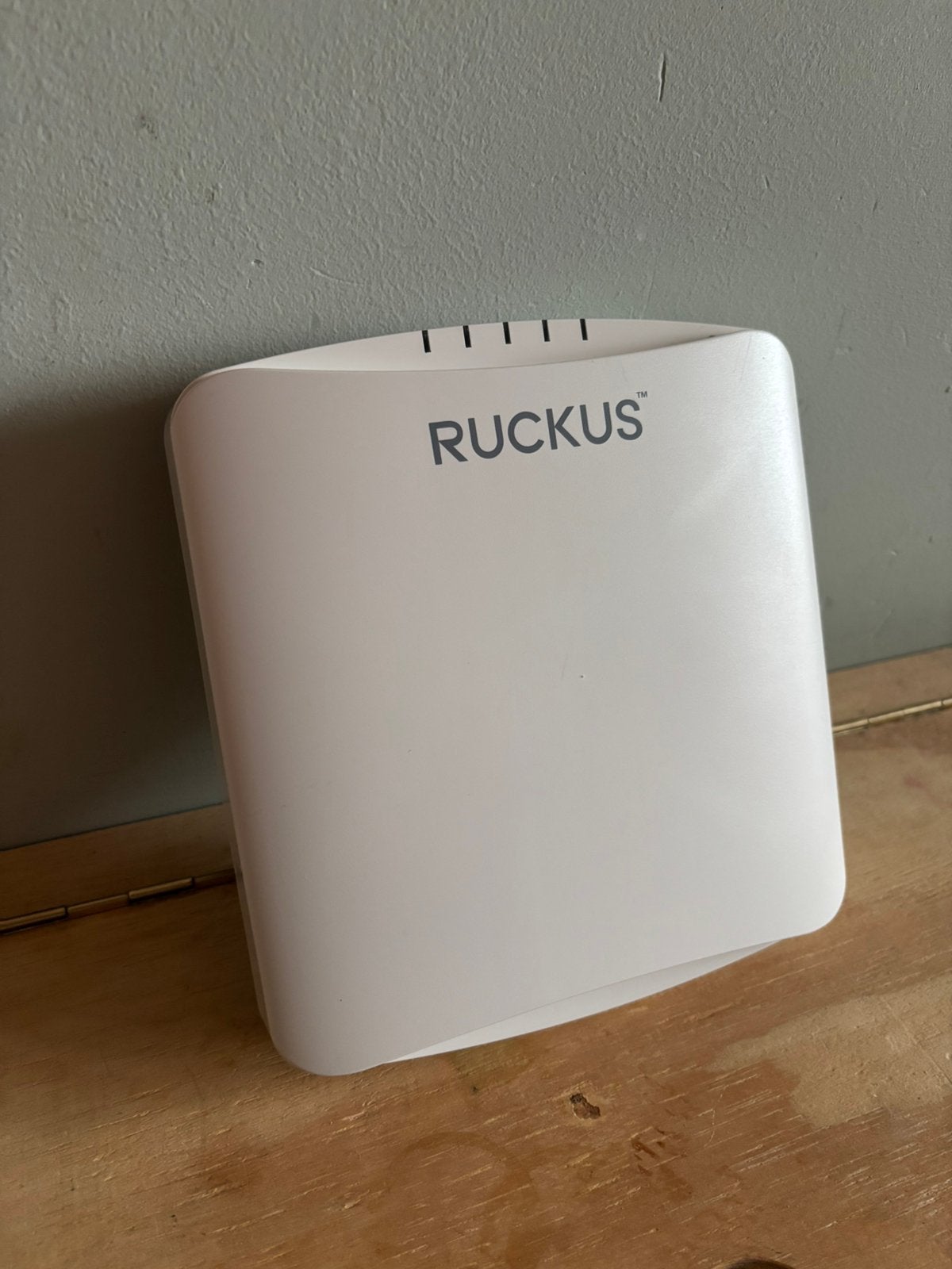 Ruckus R550 Wi-Fi 6 access point, Ophalen of Verzenden, Zo goed als nieuw