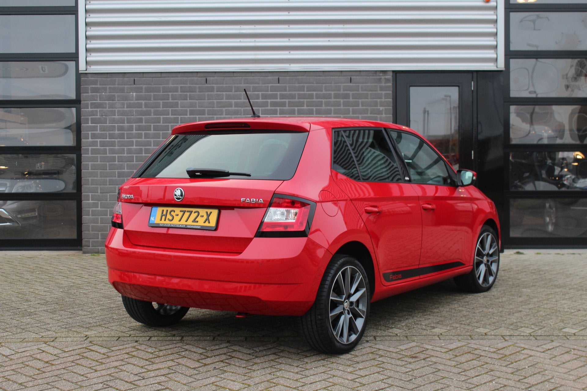 Skoda Fabia 1.2 TSI Edition / PDC / Stoelverwarming / N.A.P., Auto's, Dealer onderhouden, Stof, 4 cilinders, Met garantie (alle)
